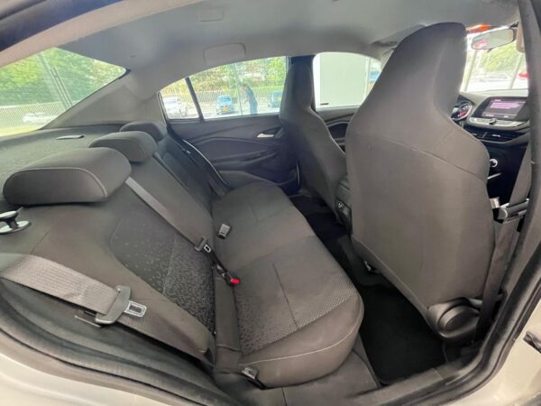 Chevrolet Onix LTZ 1.0 Turbo AT 2wd gasolina Sedan - Image 20