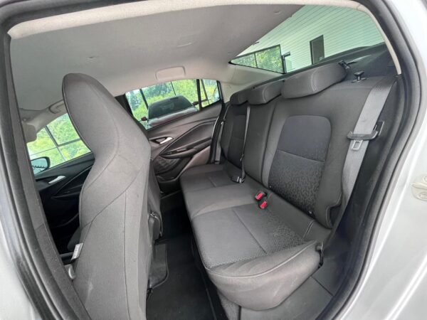 Chevrolet Onix LTZ 1.0 Turbo AT 2wd gasolina Sedan - Image 19
