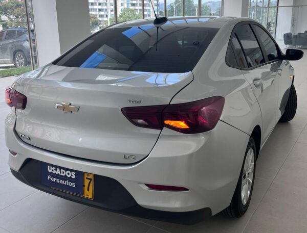 Chevrolet Onix LTZ 1.0 Turbo AT 2wd gasolina Sedan - Image 5