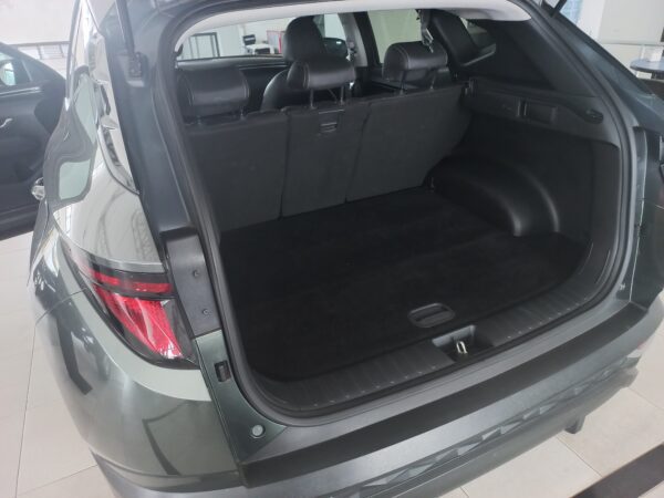 Hyundai Tucson  NX4 Attraction Manual 4X2 - Image 8