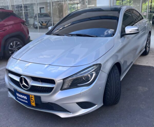 MERCEDES BENZ CA200 2014