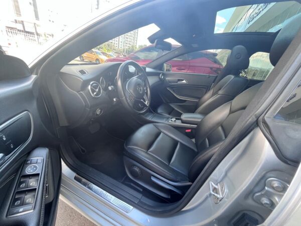 MERCEDES BENZ CA200 2014 - Image 19