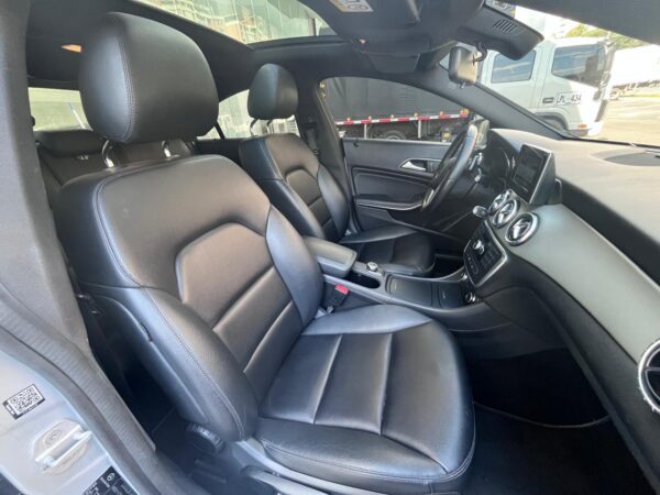 MERCEDES BENZ CA200 2014 - Image 17