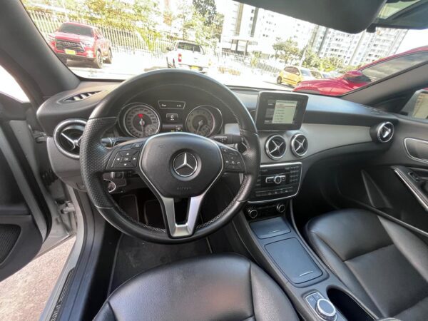 MERCEDES BENZ CA200 2014 - Image 15