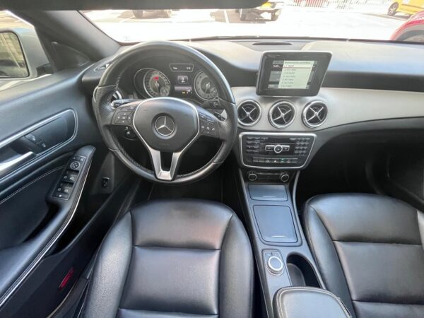 MERCEDES BENZ CA200 2014 - Image 14