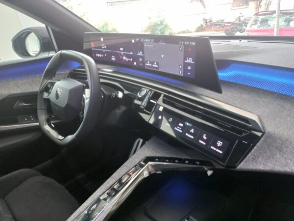 PEUGEOT 3008 GT AT 2WD - Image 16