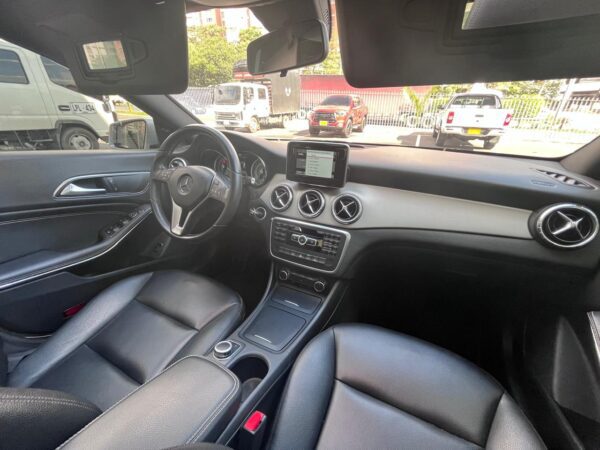 MERCEDES BENZ CA200 2014 - Image 12
