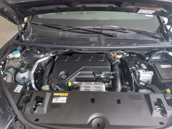 PEUGEOT 3008 GT AT 2WD - Image 11