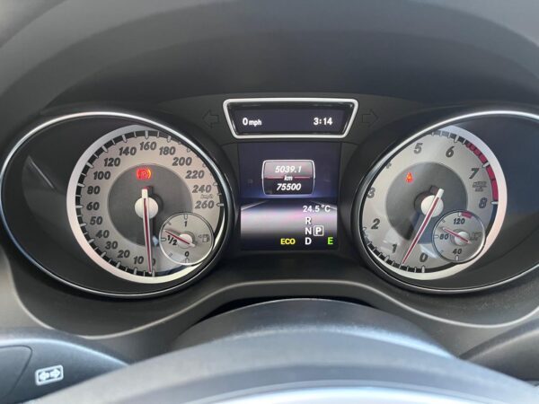 MERCEDES BENZ CA200 2014 - Image 8